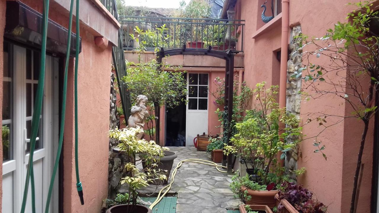 La Maison Rose: Lieu Atypique Hotell Nemours Eksteriør bilde